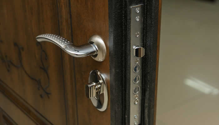 Wandsworth locksmith 24 hour lock installation repair and replacement SW11 SW12 SW15 SW17 SW18